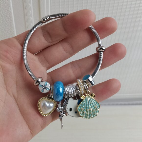 Hello Kitty Charm Pendant Silver & Green Tone Bangle Bracelet - Picture 1 of 4
